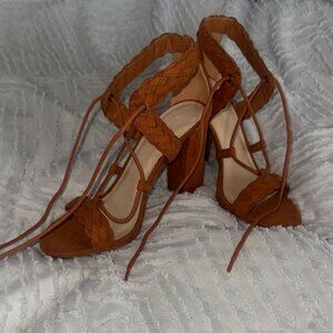 DIVA Lounge Braided Brown Heels